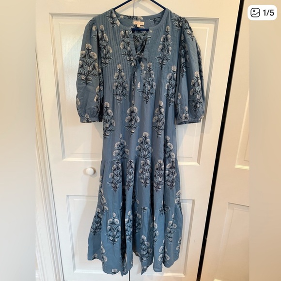 Pink Chicken Dresses & Skirts - Pink chicken Floral Blue Indira Midi Dress size M